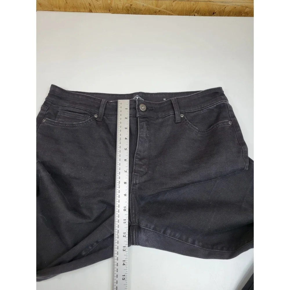 St. John's Bay Straight Leg Jeans Women's Size 16 Black Stretch Mid Rise...